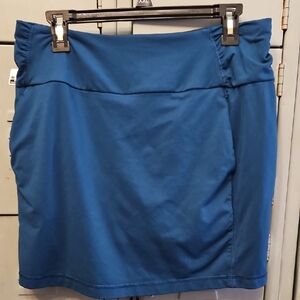 Under Armour Women's Athletic Skirt With Shorts - Size Large
